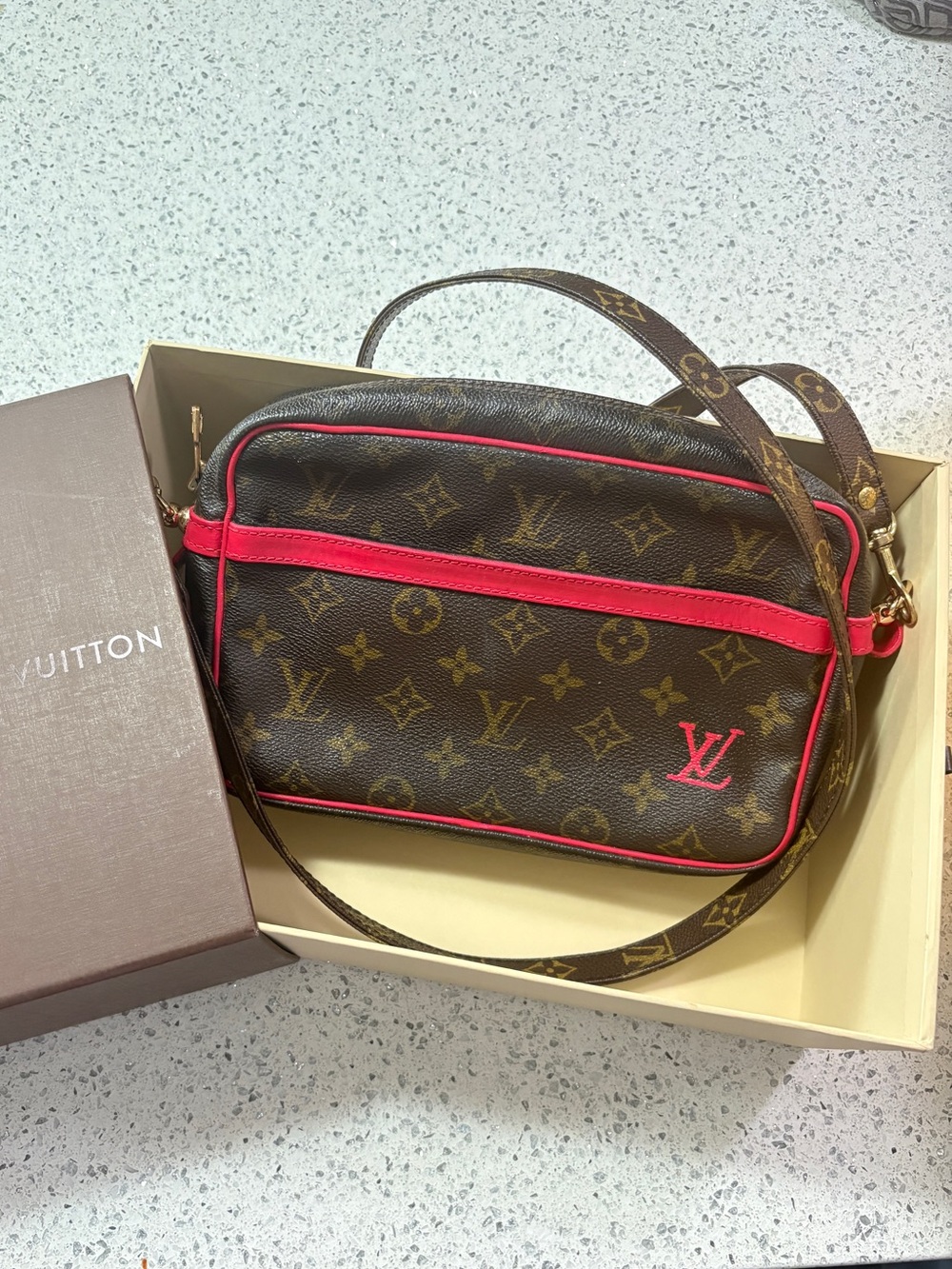 🍒 Authentic!! Louis Vuitton Monogram Crossbody with red trim.